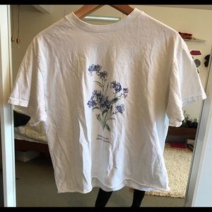Flower graphic tee💙💙